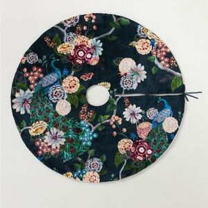 Jaya Tree skirt Odette Tree skirt NWT